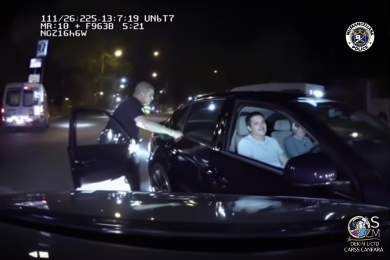 爆料网站跳转反转：某男星被指酒驾实为代驾开车，交警记录仪澄清