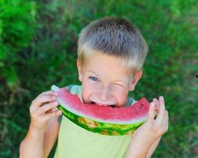 偷笑吃瓜群众笑哭了