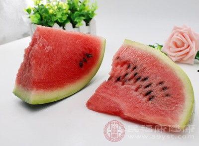 吃瓜不带勺,不带勺子的趣味解读